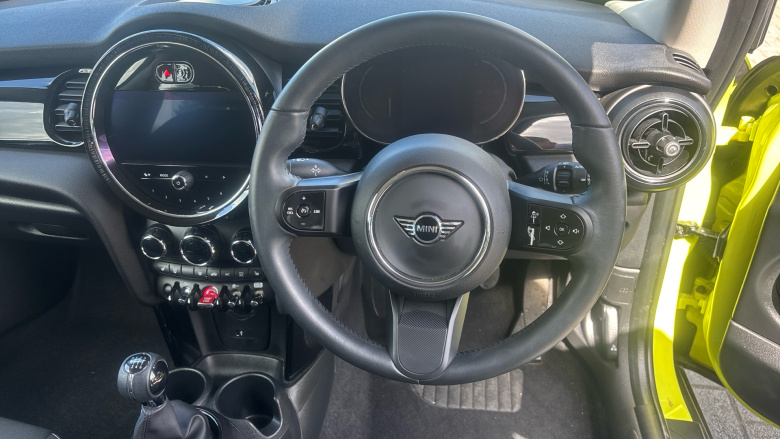 MINI Hatchback 1.5 Cooper Classic Premium 3dr Petrol Hatchback